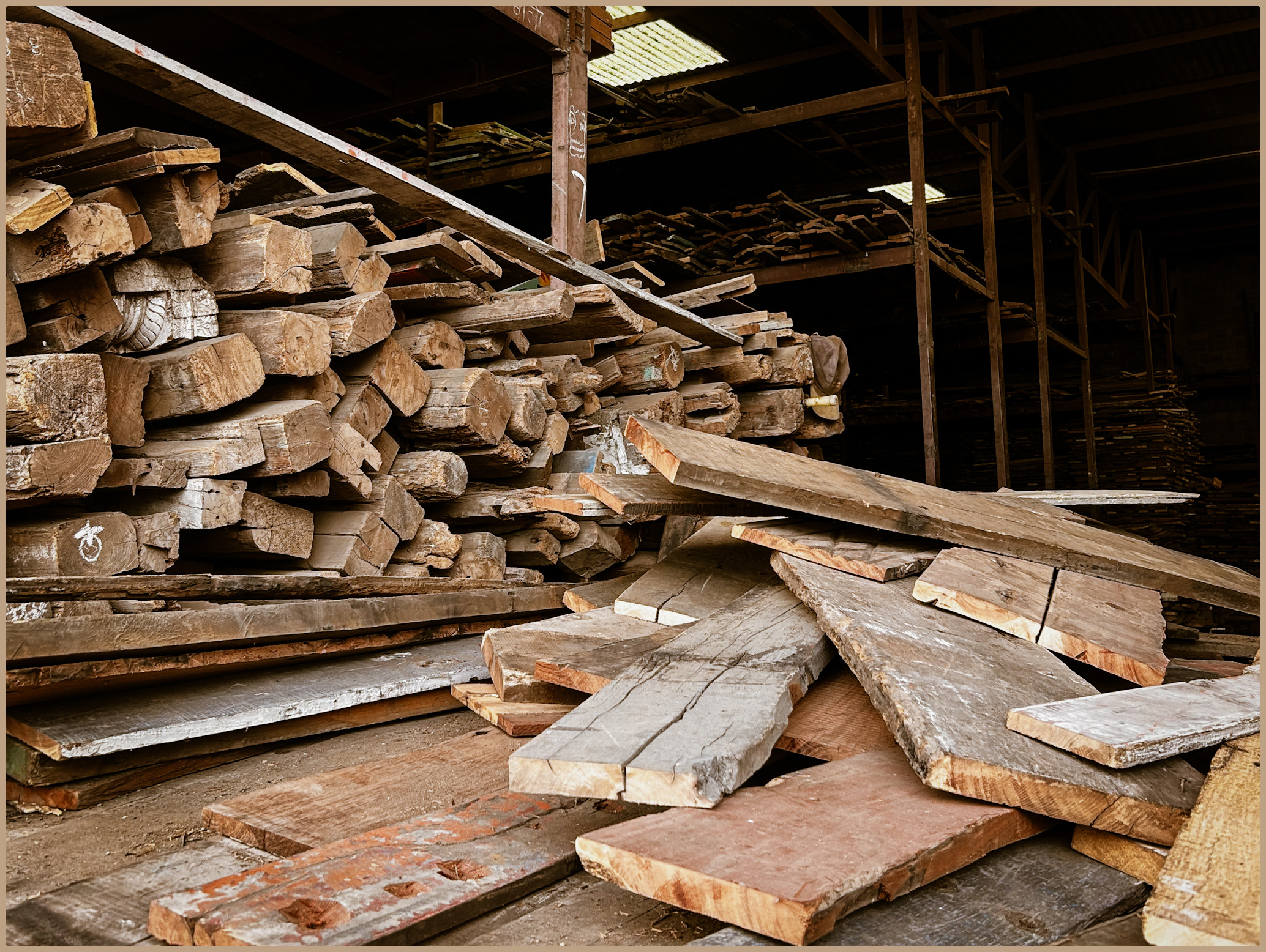 reclaimed wood furniture handmade wood furniture reclaimed wood décor rustic wood furniture sustainable furniture ideas reclaimed teak wood natural wood texture farmhouse furniture ideas solid wood furniture eco-friendly home décor